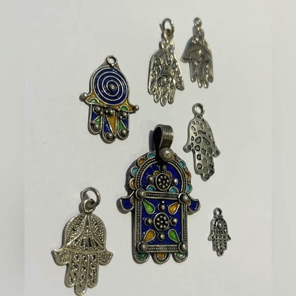 MEDIUM STERLING SILVER HAND OF FATIMA NECKLACE - Picture 6 of 6